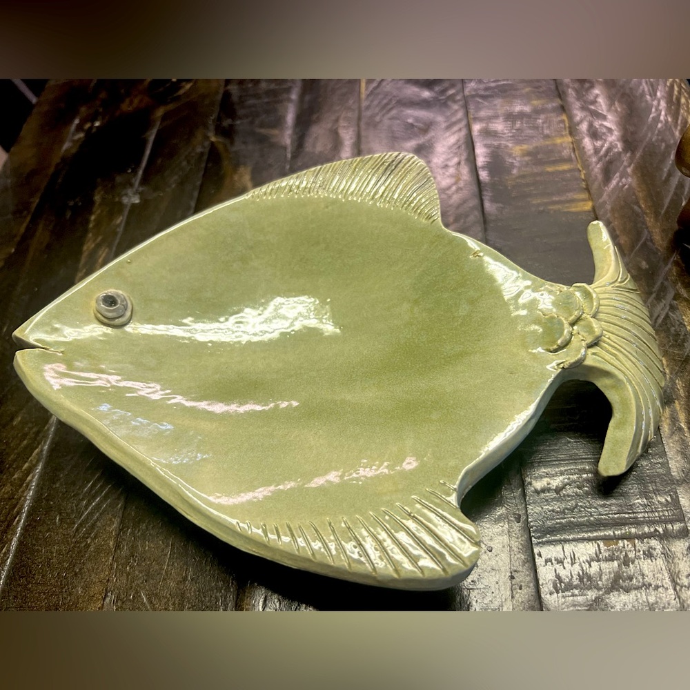 Handmade Green Ceramic Fish-Shaped Plate signed pre-owned